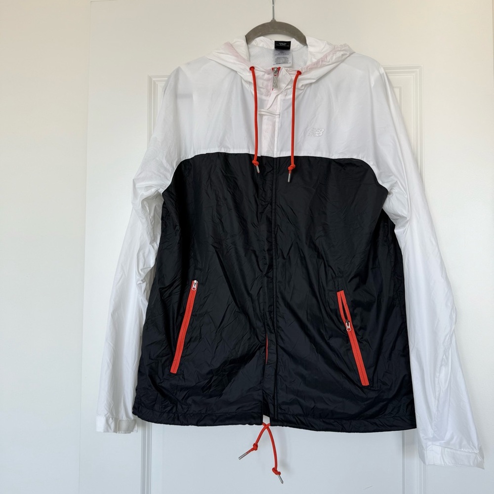 New Balance NBA Windbreaker Jacket Men M Black White Red Hooded Lightweight - Picture 2 of 12